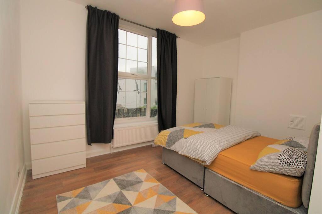 Ideal 2 Bed Flat Close To City Londres Exterior foto