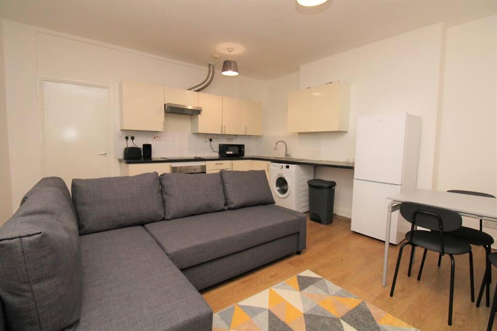 Ideal 2 Bed Flat Close To City Londres Exterior foto